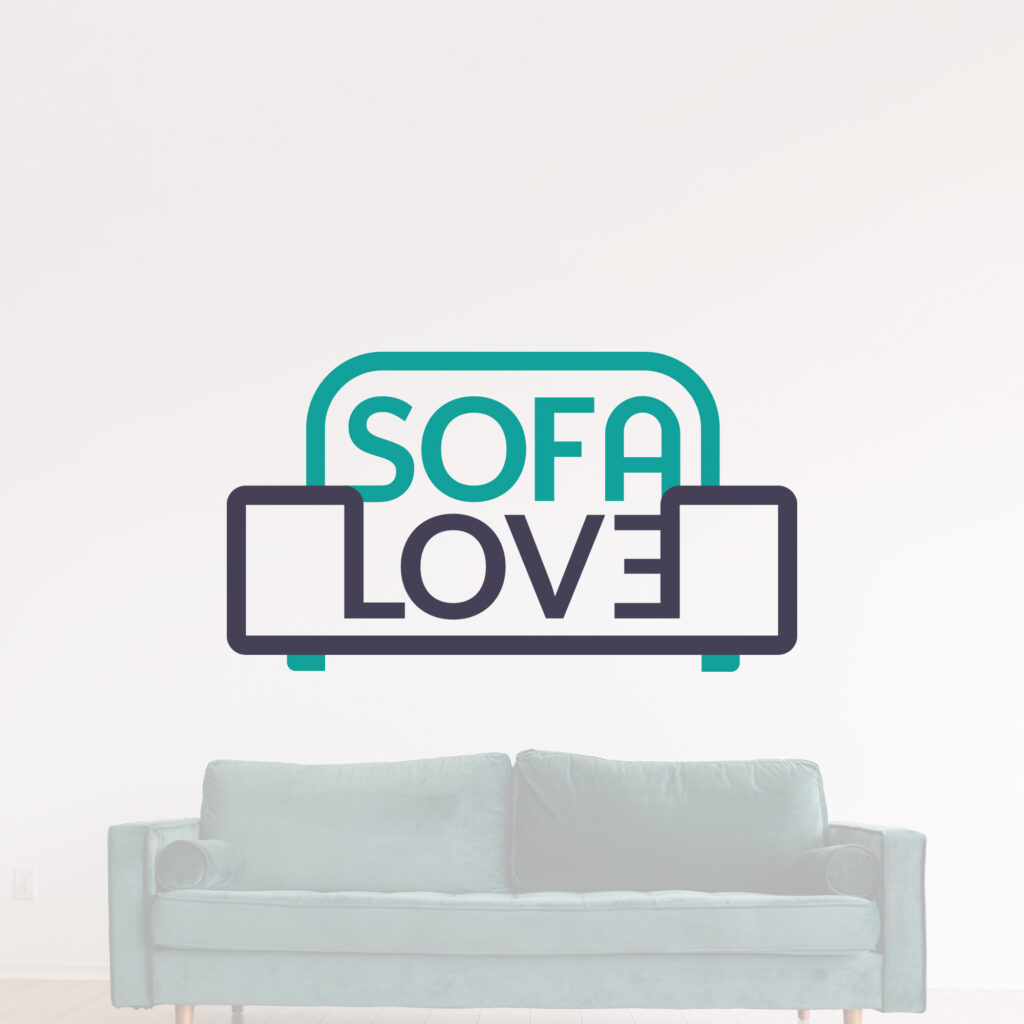 Projekt logo Sofa Love - wizualizacja na tle sofy